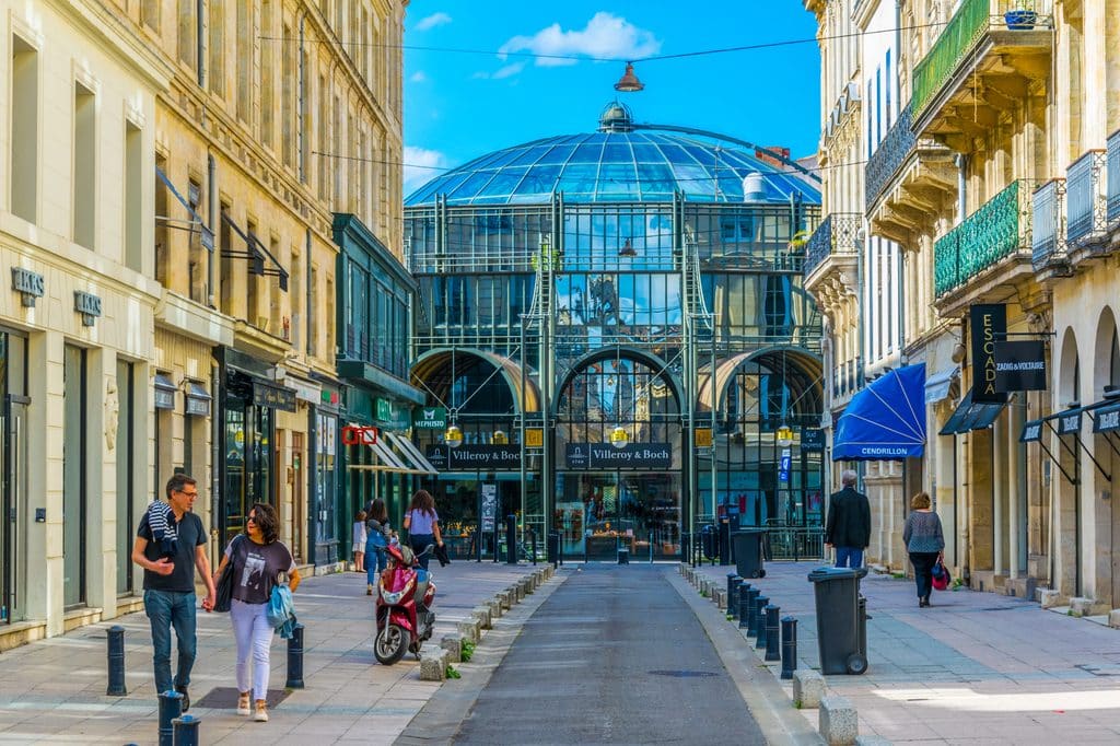 Que faire à Bordeaux quand il pleut ? Musées passionnants, cinémas atypiques et halles gourmandes, notre top 11 pour oublier la grisaille 2 Bordeaux Grands Hommes centre commercial