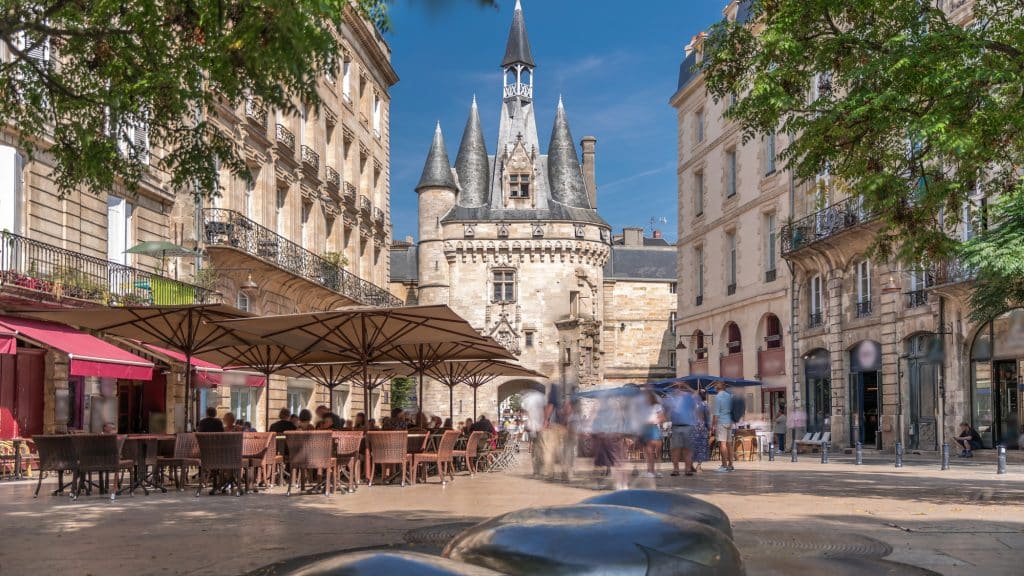 Chasse au trésor, balades, musées gratuits... Ces astuces méconnues pour profiter de Bordeaux sans débourser un centime 1 Bordeaux Porte Cailhau