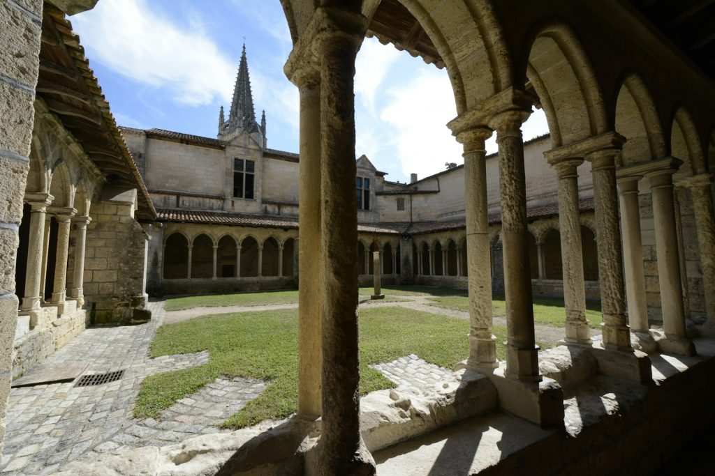 Gironde. De la Fête des vendanges aux concerts intemporels, que faire à Saint-Émilion en cette fin d'année 2026 ? 1 Cloitre Saint Emilion