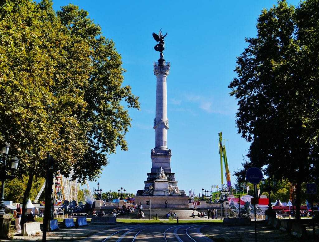 Immobilier. Prix au mètre carré à Bordeaux : entre 2 800 et plus de 6 300 euros, le grand écart quartier par quartier 1 Photo générale de la Place des Quinconces à Bordeaux