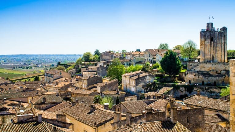 Vue-panoramique-de-Saint-Emilion-pres-de-Bordeaux