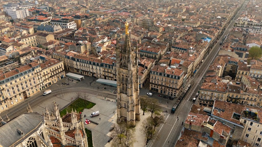 Logement à Bordeaux : maîtrisez “l’arme anti-loyers abusifs” pour savoir si votre propriétaire vous fait payer trop cher immeubles bordeaux