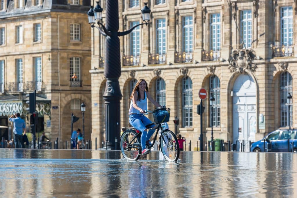 Chasse au trésor, balades, musées gratuits... Ces astuces méconnues pour profiter de Bordeaux sans débourser un centime 2 velo bordeaux place bourse